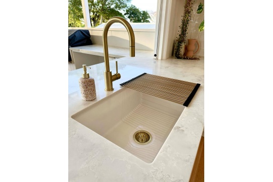 Roll-Up Sink Drainer 47 x 32 - Brushed Brass