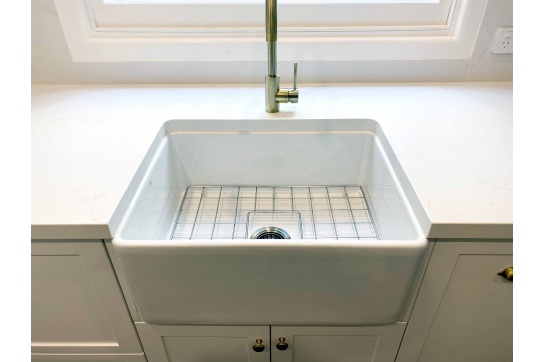 Novi 60 x 46 Fine Fireclay Gloss White Farmhouse Butler Sink